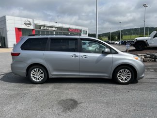 Used 2015 Toyota Sienna XLE w/ XLE Navigation Package image 1