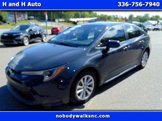 Used 2025 Toyota Corolla LE image 1