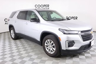 Used 2022 Chevrolet Traverse LS image 1