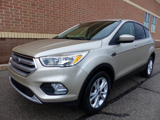 Used 2017 Ford Escape SE image 1