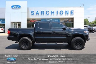 Used 2017 Toyota Tacoma TRD Sport image 1