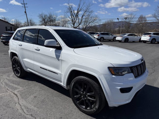 Used 2022 Jeep Grand Cherokee Laredo X image 1