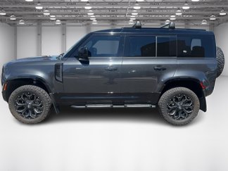 Used 2024 Land Rover Defender 110 X-Dynamic SE image 1