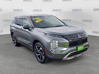 Used 2022 Mitsubishi Outlander SE image 1
