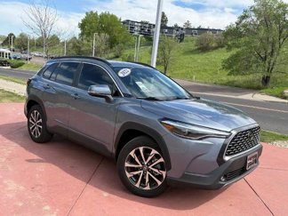 Used 2022 Toyota Corolla Cross XLE image 1