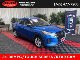 Used 2021 Nissan Kicks S image 1