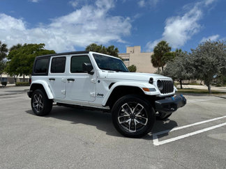 Used 2024 Jeep Wrangler Unlimited image 1