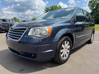 Used 2009 Chrysler Town & Country Touring image 1