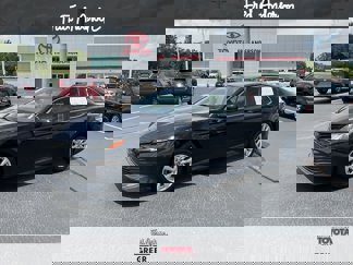 Used 2018 Toyota Camry LE image 1