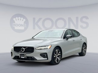 Certified 2025 Volvo S60 B5 Core image 1