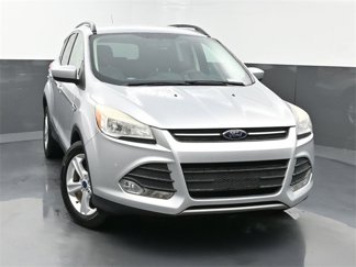 Used 2015 Ford Escape SE w/ Equipment Group 201A image 1