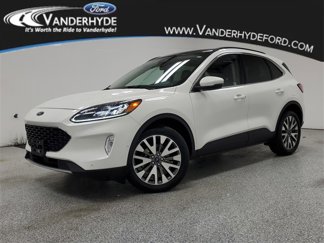Used 2020 Ford Escape Titanium image 1