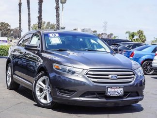 Used 2015 Ford Taurus SEL image 1
