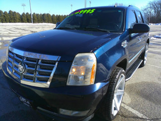 Used 2007 Cadillac Escalade AWD w/ Information Package image 1