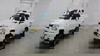 Used 2003 Nissan Frontier XE image 1