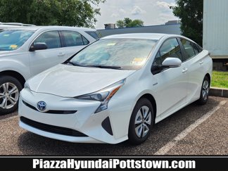 Used 2018 Toyota Prius Two image 1