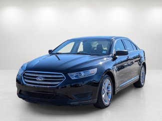 Used 2017 Ford Taurus SE image 1