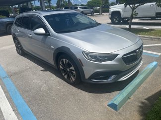 Used 2018 Buick Regal Essence w/ Driver Confidence Package #1 image 1