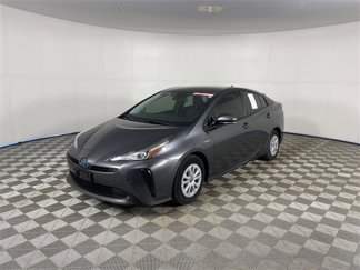 Used 2019 Toyota Prius LE image 1