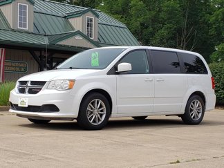 Used 2016 Dodge Grand Caravan SE image 1
