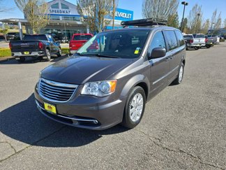 Used 2016 Chrysler Town & Country Touring image 1