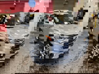 Used 2021 Chevrolet Traverse LT image 1