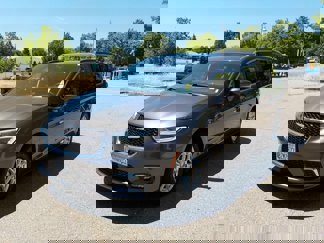 Used 2022 Chrysler Pacifica Touring-L image 1