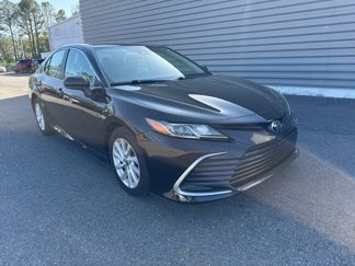 Used 2021 Toyota Camry LE image 1