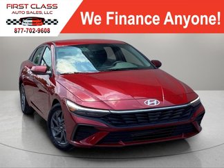 Used 2024 Hyundai Elantra SEL image 1