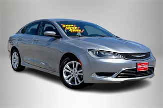 Used 2015 Chrysler 200 Limited image 1