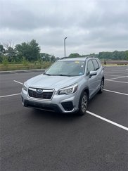 Used 2020 Subaru Forester Premium image 1