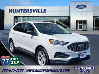 Used 2023 Ford Edge SE image 1