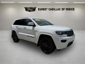 Used 2020 Jeep Grand Cherokee Altitude image 1