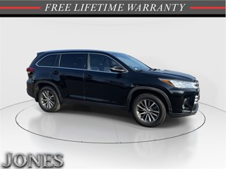 Used 2019 Toyota Highlander XLE image 1