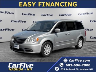 Used 2016 Chrysler Town & Country Touring image 1