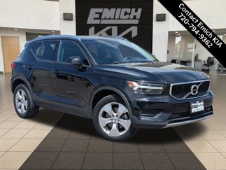 Used 2020 Volvo XC40 T5 Momentum image 1