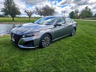 Used 2023 Nissan Altima 2.5 SV image 1