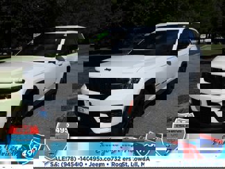 Used 2023 Jeep Grand Cherokee Altitude image 1