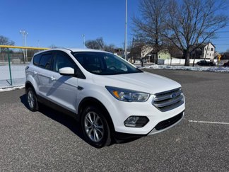 Used 2017 Ford Escape SE image 1