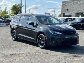 Used 2018 Chrysler Pacifica Touring-L Plus w/ S Appearance Package image 1
