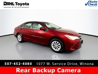 Used 2016 Toyota Camry LE image 1