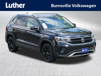 Certified 2022 Volkswagen Taos SE image 1