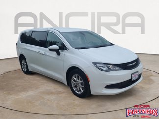 Used 2022 Chrysler Voyager LX image 1