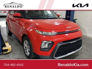 Used 2022 Kia Soul LX image 1