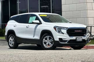 Used 2022 GMC Terrain SLE image 1