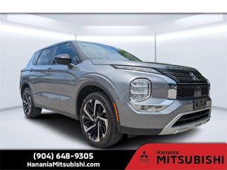 Used 2022 Mitsubishi Outlander SE image 1