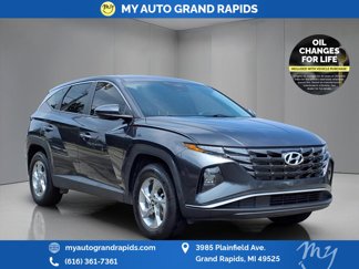 Used 2023 Hyundai Tucson SE image 1