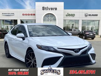 Used 2024 Toyota Camry SE image 1