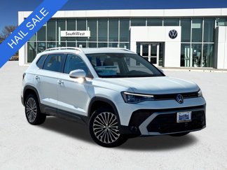 New 2025 Volkswagen Taos SE image 1