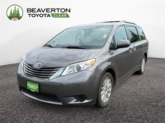 Used 2015 Toyota Sienna LE image 1
